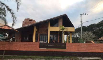Sobrado à venda, 250 m² por R$ 2.800.000,00 - Itacolomi - Balneário Piçarras/SC