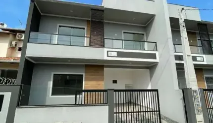 Sobrado à venda, 100 m² por R$ 680.000,00 - Itacolomi - Balneário Piçarras/SC