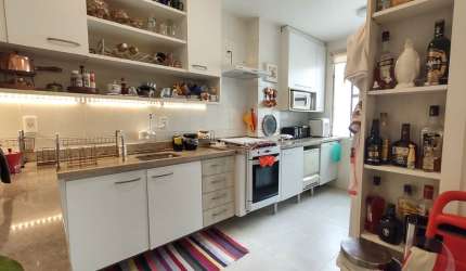 ÓTIMO Apartamento de 4 dormitórios no Itacorubi