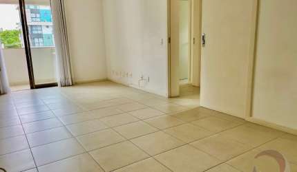 MARAVILHOSO APARTAMENTO DE 2 DORMITÓRIOS NO CENTRI DE FLORIANÓPOLIS