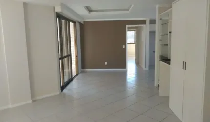 LINDO APARTAMENTO DE 3 DORMITÓRIOS NO CENTRO DE FLORIANÓPOLIS