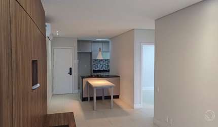 MARAVILHOSO APARTAMENTO DE 2 DORMITÓRIOS NO CENTRO DE FLORIANÓPOLIS