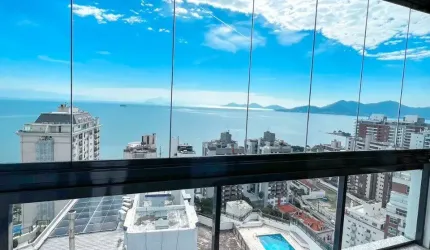 LINDO APARTAMENTO DE 3 DORMITÓRIOS NO CENTRO DE FLORIANÓPOLIS