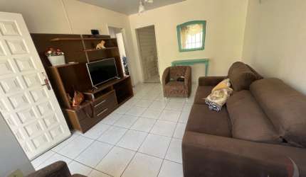 ÓTIMA CASA DE 2 DORMITÓRIOS NA AGRONÔMICA