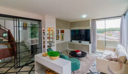ÓTIMA CASA RESIDENCIAL DE 4 DORMITÓRIOS NA AGRONÔMICA