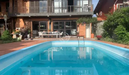 EXCELENTE CASA RESIDENCIAL DE 4 DORMITÓRIOS NO ITACORUBI