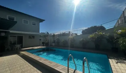 LINDA CASA DE 3 DORMITÓRIOS NA TRINDADE