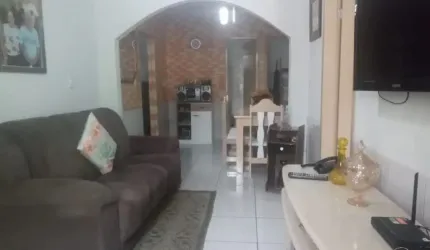 ÓTIMA CASA DE 3 DORMITÓRIOS NA TRINDADE