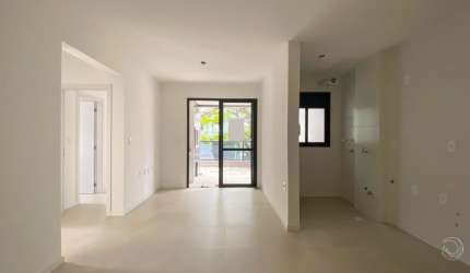 LINDO APARTAMENTO DE 2 DORMITÓRIOS NA CARVOEIRA