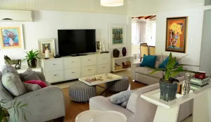 LINDA CASA RESIDENCIAL DE 2 DORMITÓRIOS NA LAGOA DA CONCEIÇÃO