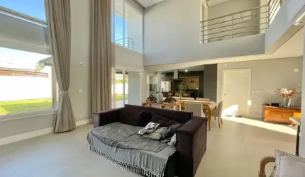 LINDA CASA EM CONDOMÍNIO FECHADO COM 4 DORMITÓRIOS