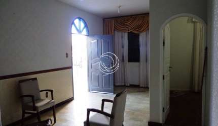 LINDA CASA RESIDENCIAL DE 3 DORMITÓRIOS NO CENTRO DE FLORIANÓPOLIS