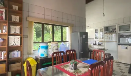 LINDA CASA RESIDENCIAL DE 5 DORMITÓRIOS NO CENTRO DE FLORIANÓPOLIS
