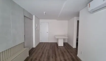 ÓTIMO APARTAMENTO DE 1 DORMITÓRIO NO CENTRO DE FLORIANÓPOLIS