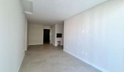 MARAVILHOSO APARTAMENTO DE 2 SUÍTES NO CENTRO DE FLORIANÓPOLIS