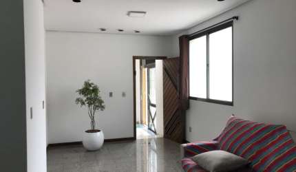 EXCELENTE CASA RESIDENCIAL DE 6 DORMITÓRIOS NO CENTRO DE FLORIANÓPOLIS