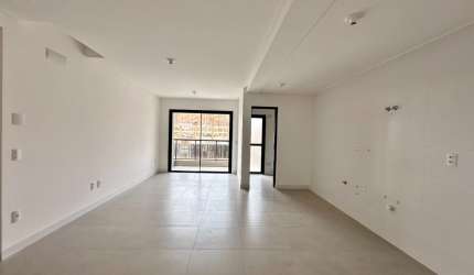 EXCELENTE APARTAMENTO DE 3 SUÍTES NO CENTRO DE FLORIANÓPOLIS