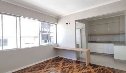 MARAVILHOSO APARTAMENTO DE 2 DORMITÓRIOS NO CENTRO DE FLORIANÓPOLIS
