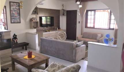 LINDA CASA RESIDENCIAL DE 3 DORMITÓRIOS NO ITACORUBI