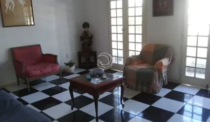 LINDA CASA RESIDENCIAL DE 3 DORMITÓRIOS NA TRINDADE