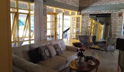ÓTIMA CASA RESIDENCIAL DE 4 DORMITÓRIOS NO SANTO ANTÔNIO DE LISBOA