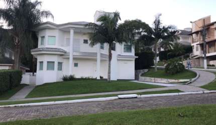 LINDA CASA RESIDENCIAL DE 4 DORMITÓRIOS NO CACUPÉ
