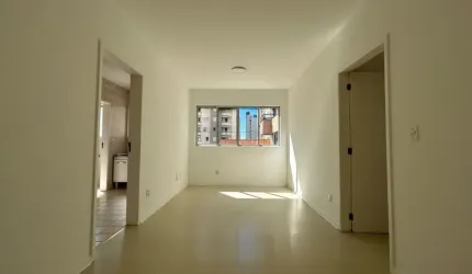 LINDO APARTAMENTO DE 3 DORMITÓRIOS NO CENTRO DE FLORIANÓPOLIS