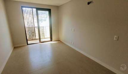 ÓTIMO APARTAMENTO DE 2 DORMITÓRIOS NO CENTRO DE FLORIANÓPOLIS