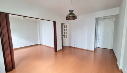 ÓTIMO APARTAMENTO DE 2 DORMITÓRIOS NO CENTRO DE FLORIANÓPOLIS