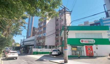 ÓTIMO APARTAMENTO DE 2 DORMITÓRIOS NO CENTRO DE FLORIANÓPOLIS