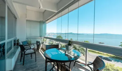 LINDO APARTAMENTO DE 4 DORMITÓRIOS NO CENTRO DE FLORIANÓPOLIS