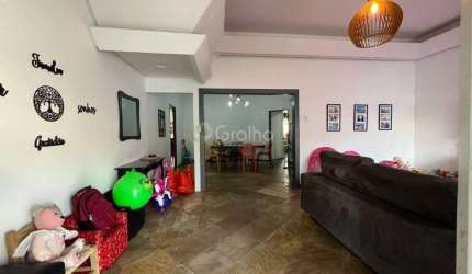 CASA RESIDENCIAL DE 3 DORMITÓRIOS NO CENTRO DE FLORIANÓPOLIS