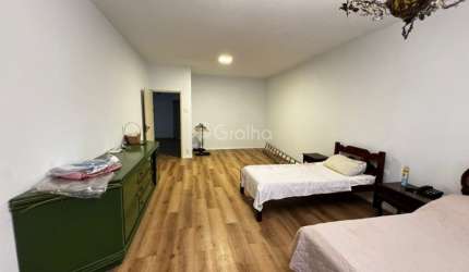 CASA DE 4 DORITÓRIOS NO CENTRO DE FLORIANÓPOLIS