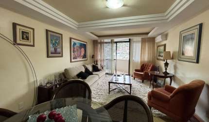 APARTAMENTO DE 3 SUÍTES NO CENTRO DE FLORIANÓPOLIS