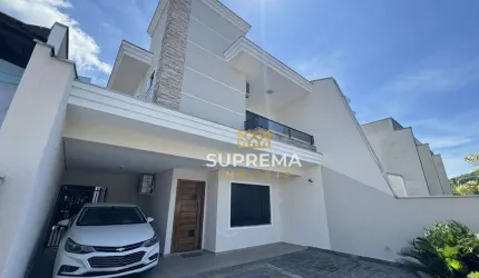 Sobrado com 3 dormitórios à venda, 162 m² por R$ 900.000,00 - Saguaçu - Joinville/SC