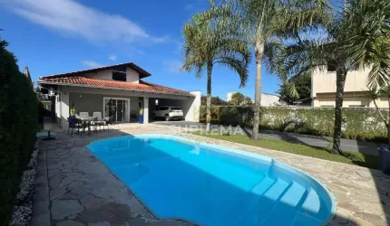 Casa com 3 dormitórios à venda, 200 m² por R$ 1.600.000,00 - Guanabara - Joinville/SC