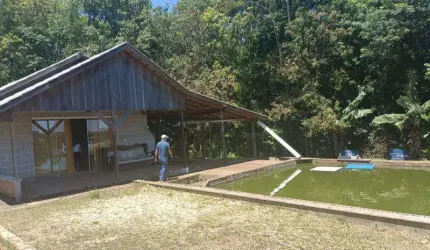 CHÁCARA EM CONTENDA COND FECHADO COM 02 CASAS/TANQUE DE PEIXES COM 7.865 METROS