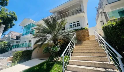 Casa Sobrado, 3 Dormitórios ( 1 Suíte), 4 vagas, Altos da Serra, Urbanova.