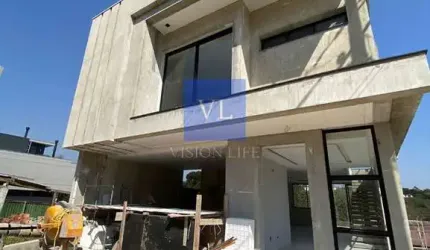Casa de Alto Padrão em Condomínio Fechado