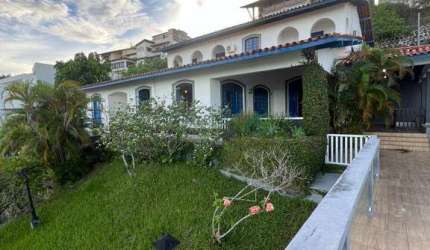 Excelente casa estilo colonial à venda com vista mar e piscina - Ilhéus