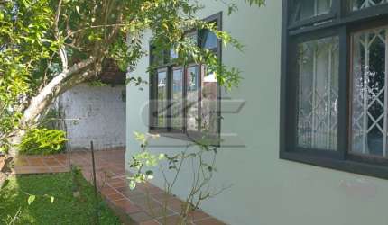 Casa com 03 Quartos, 150 m² , mais 40 m² de edicula - Xaxim