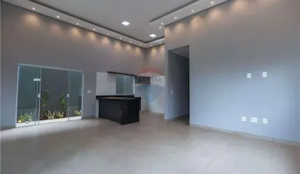 Vila Madalena, possui 3 quartos sendo 1 suíte e 3 banheiros, living dois ambientes.