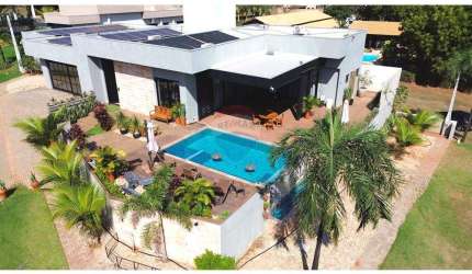 Luxuosa Casa de Campo no condomínio Residencial Costa Azul em Araçatuba