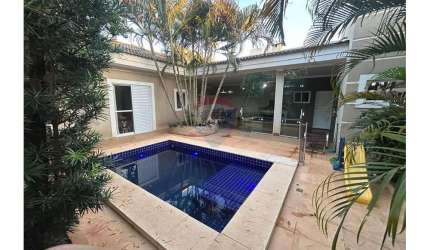 Casa De Luxo Em Condomínio | Araçatuba, SP