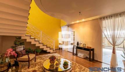 Casa com 3 dormitórios à venda, 415 m² por R$ 1.300.000,00 - Vila Brasil - Apucarana/PR