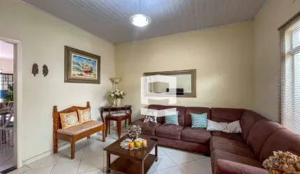 Casa na área central à venda por R$ 390.000 - Centro - Apucarana/PR
