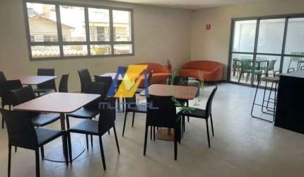 'Cansado de perrengue na república?'