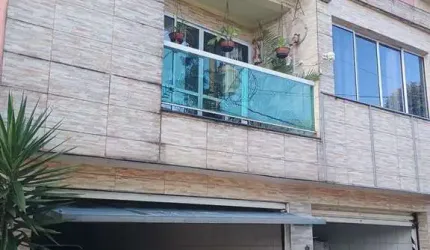 “Esse sobrado é tipo 2 em 1: casa linda + espaço pra ganhar dinheiro!'
