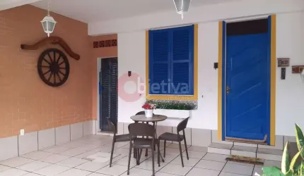 Casa duplex em condomínio, 3 quartos, Peró - Cabo Frio