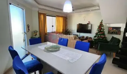 Casa triplex em condomínio, 4 quartos, Ogiva - Cabo Frio
